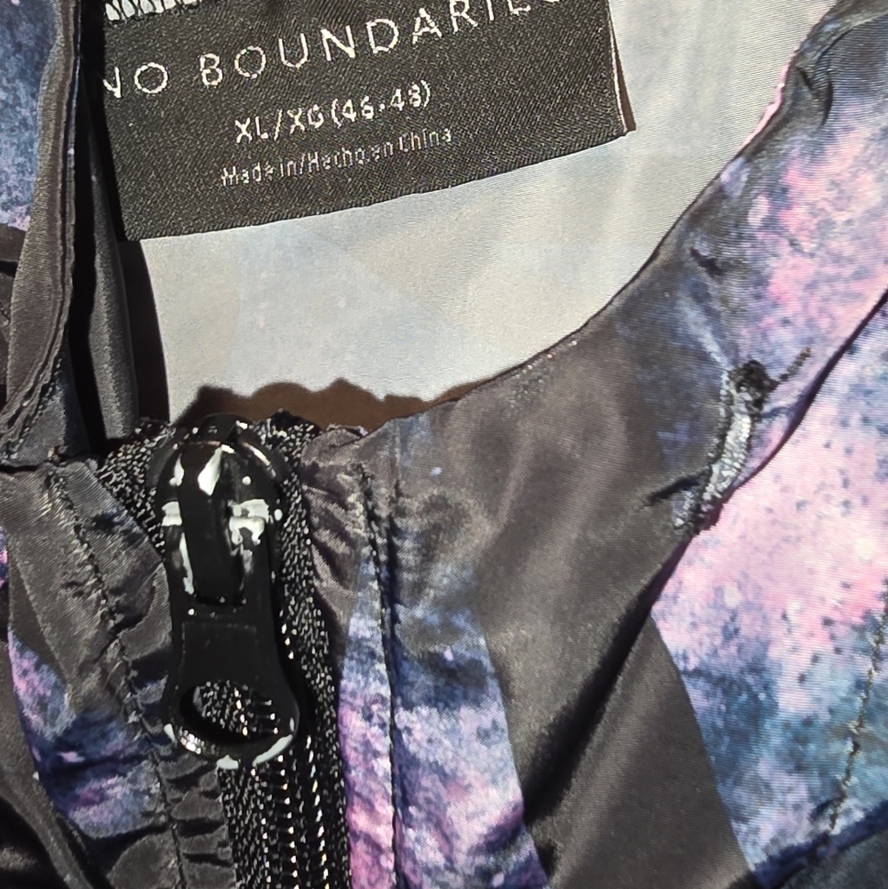 WINDBREAKER - Picture 2 of 2